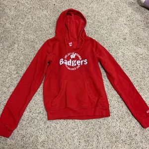 Wisconsin badgers sweatshirt.